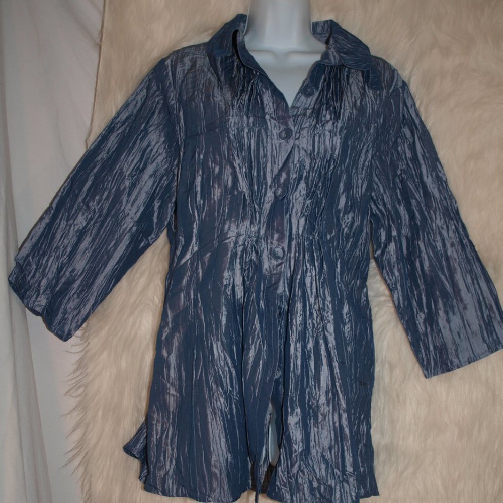 BLOUSE Light blue/Silver Shiny SIZE M-L BY NOELLE USED ONCE